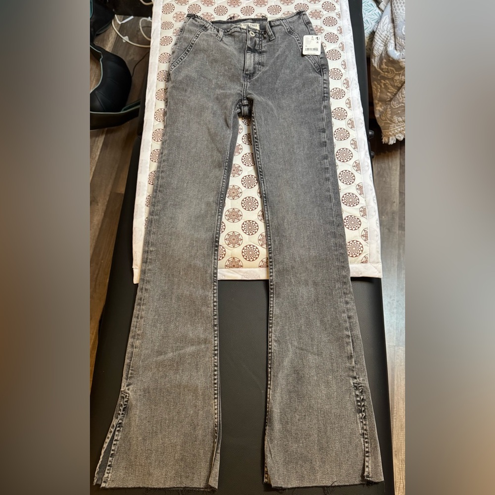 We The Free Gray Straight Leg Jeans Classic Design